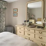 Дом отдыха The Mains *