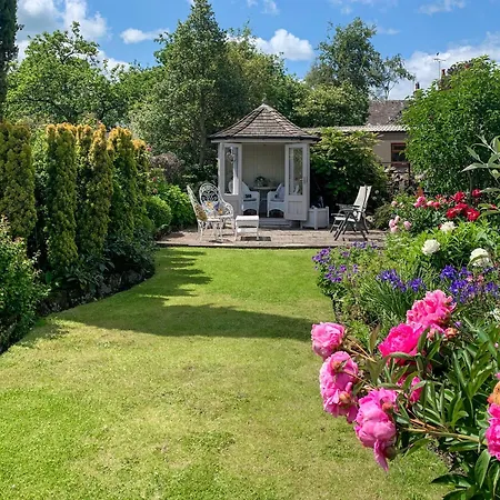 Дом отдыха The Mains *